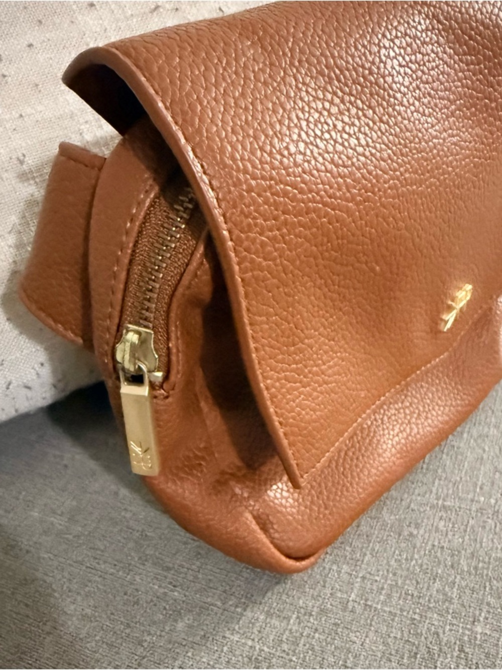 Freshly Picked Classic Crossbody multi purpose Bag - Picture 6 of 12